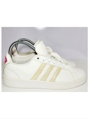 Adidas Women's size 7.5 Neo Cloudfoam advantage sneakers.